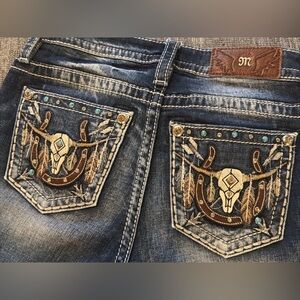 Miss Me Jeans Longhorn & Horseshoe Embroidered Pocket Rhinestones & Turquoise 25
